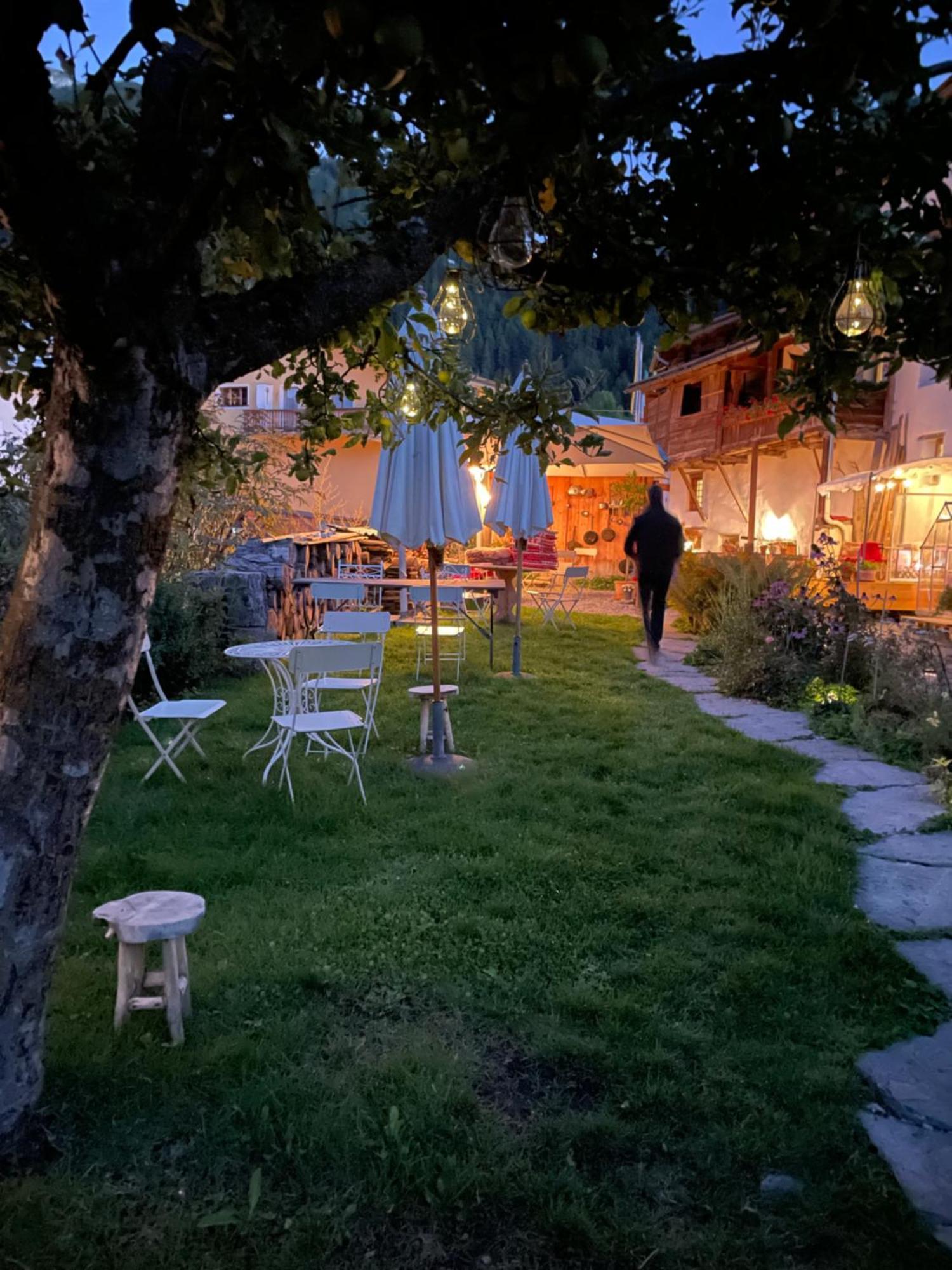 Chasa Jaro Bed & Breakfast Santa Maria Val Muestair Ngoại thất bức ảnh